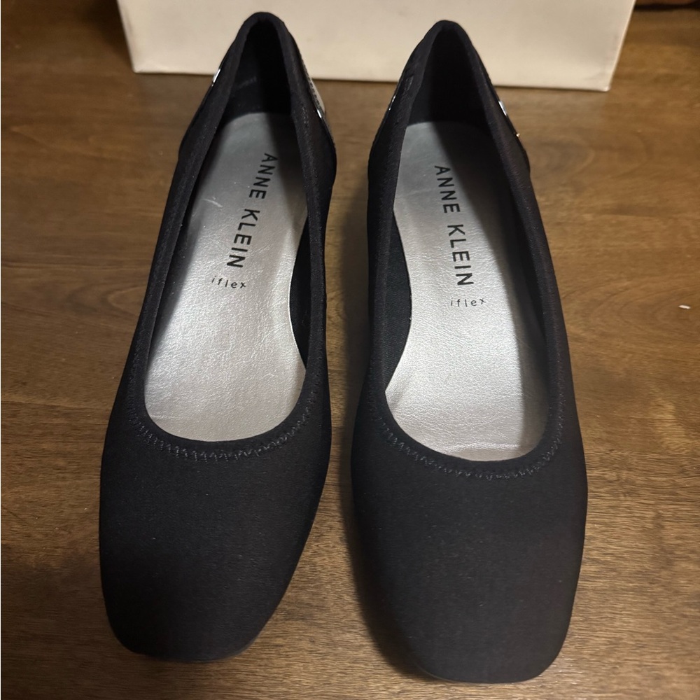 #1517 ANNE KLEIN LOAFERS SOFT BLACK WITH PATIENT LEATHER HEELS SWISHER2